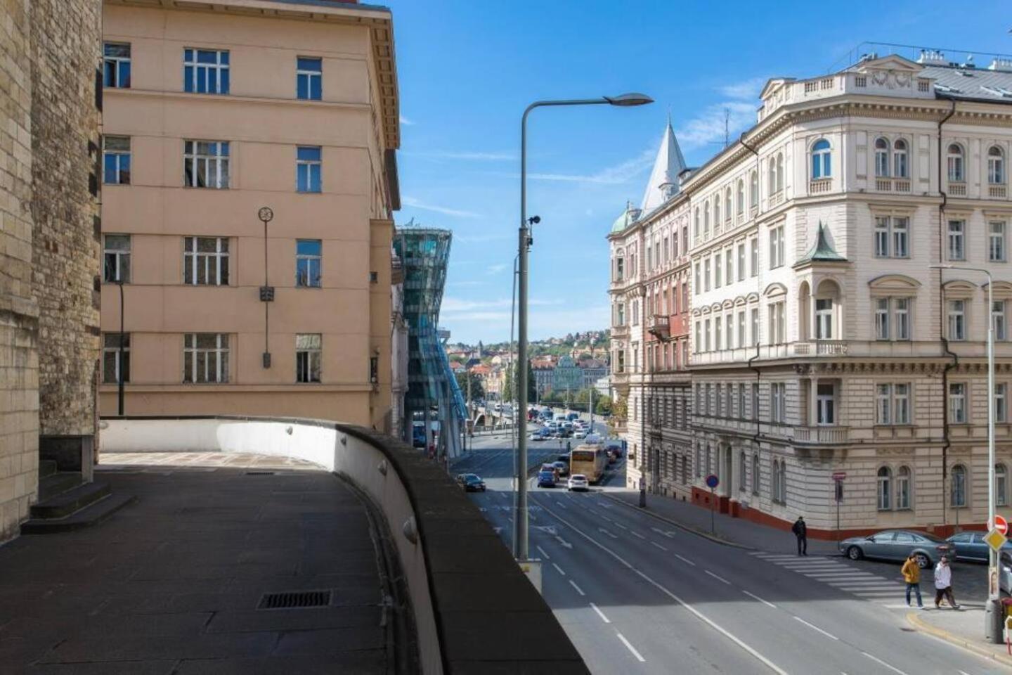 Place Of Grace - 50 Meters From Dancing House Apartment *