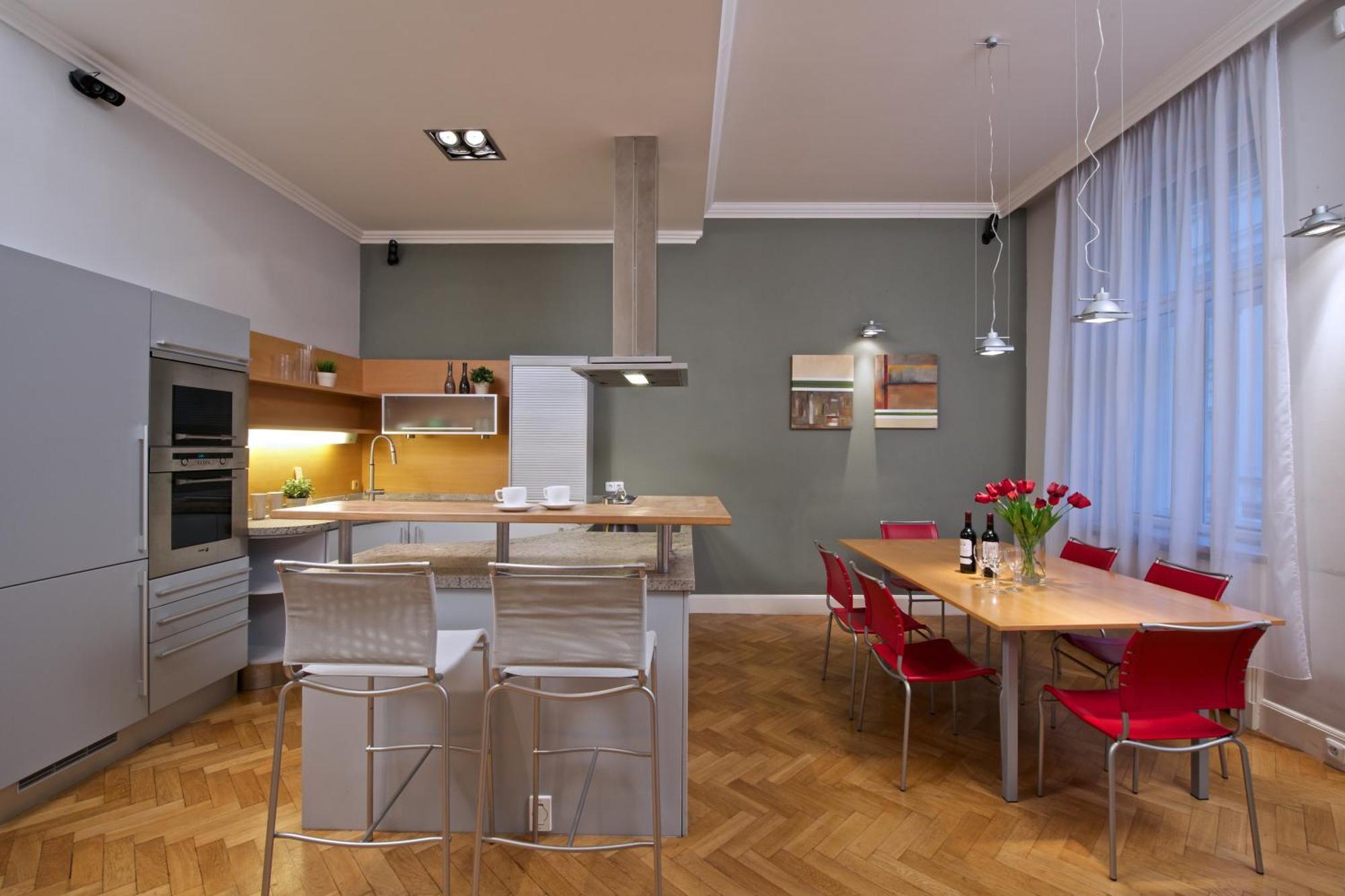 Holec Apartment *