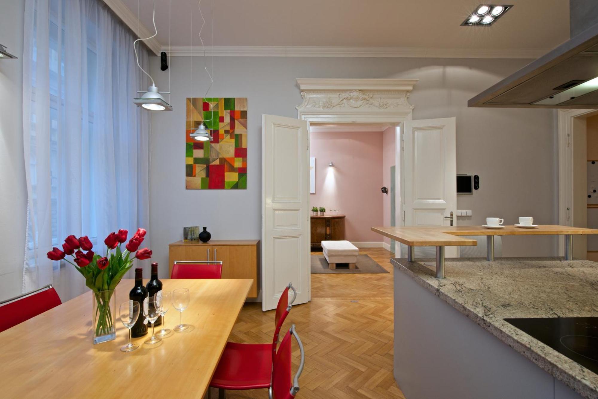 Holec Apartment Prag