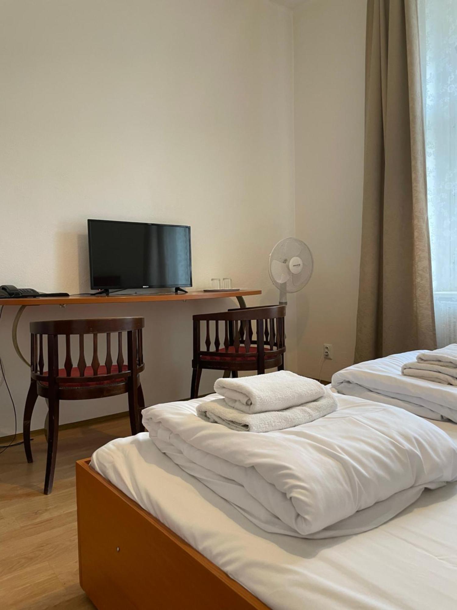 Hotel Gallery Sis Prague