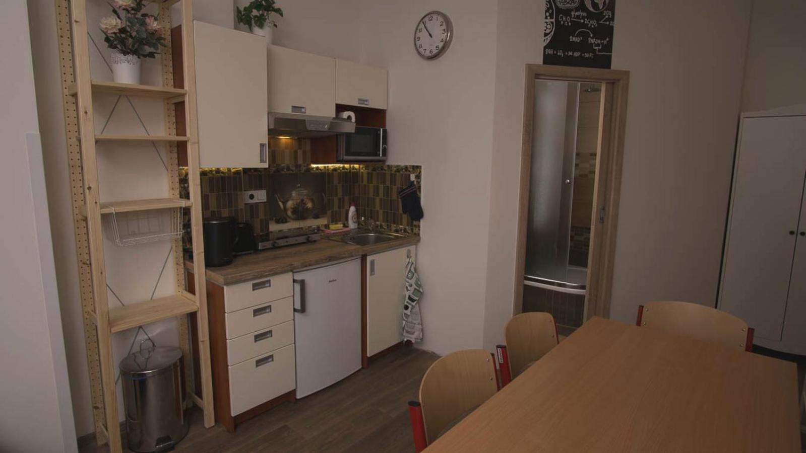Apartment School - Your Unique Place In By Metro Vysehrad *
