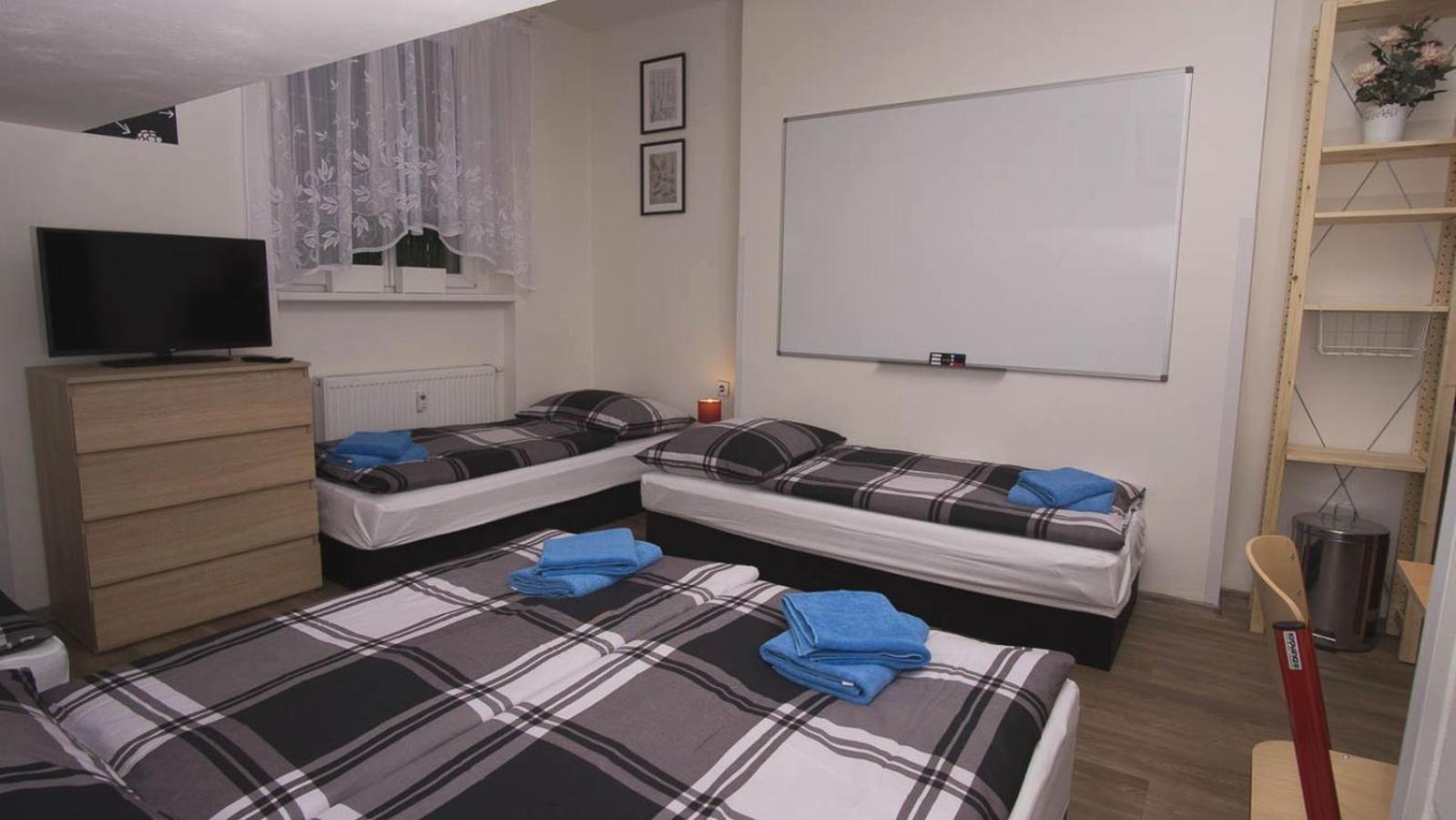 Apartment School - Your Unique Place In By Metro Vysehrad *