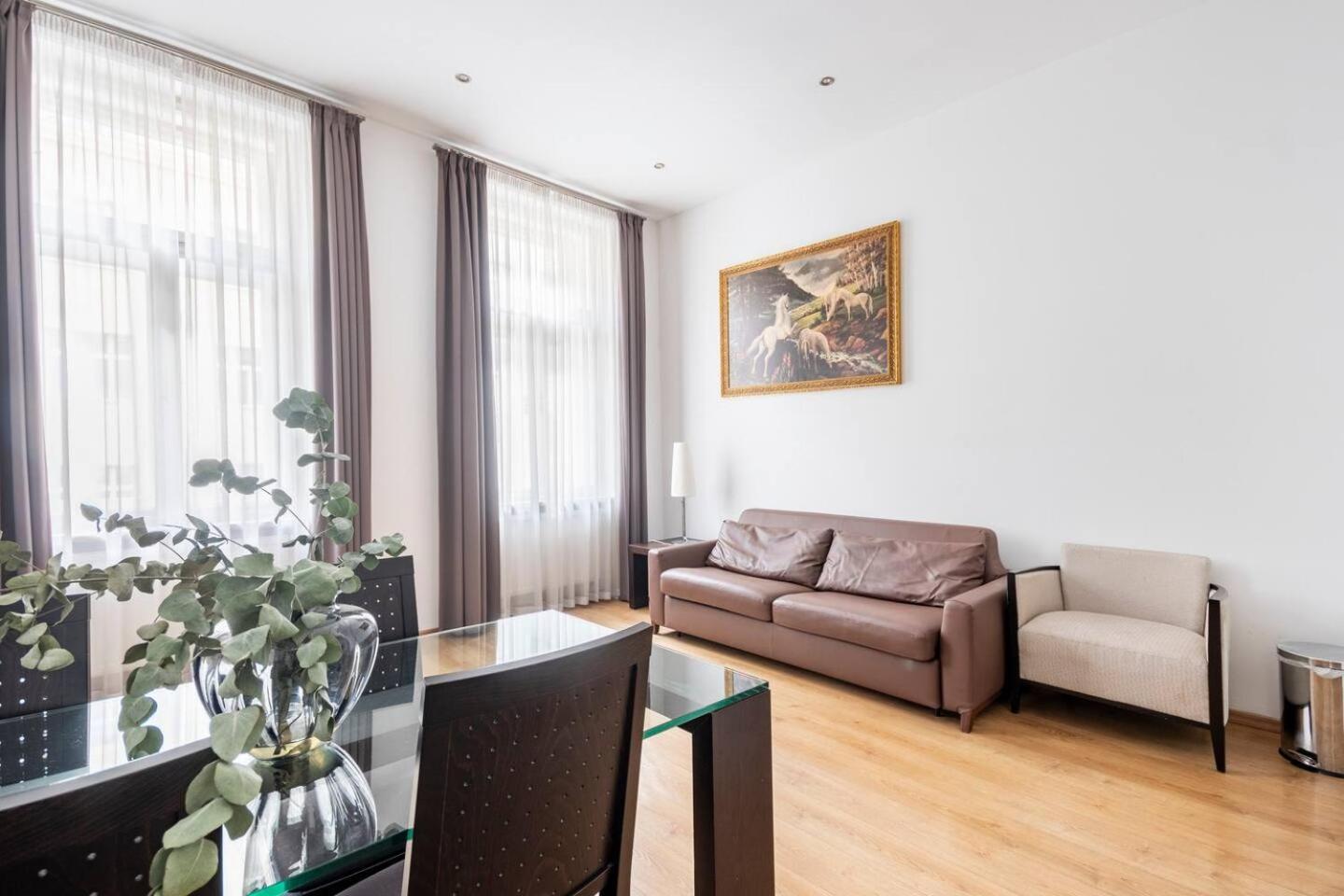 Apartment Place Of Grace - 50 Meters From Dancing House