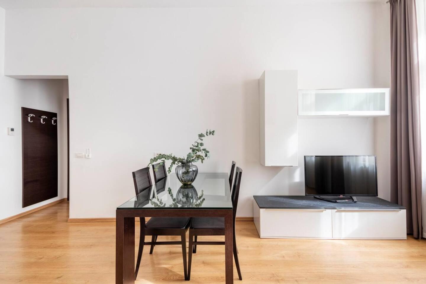 Apartment Place Of Grace - 50 Meters From Dancing House Prag