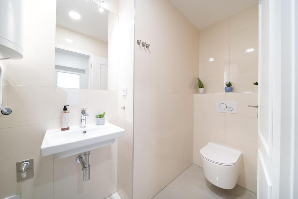 Cavallo Penthouse Xl Balcony City Center Apartment *