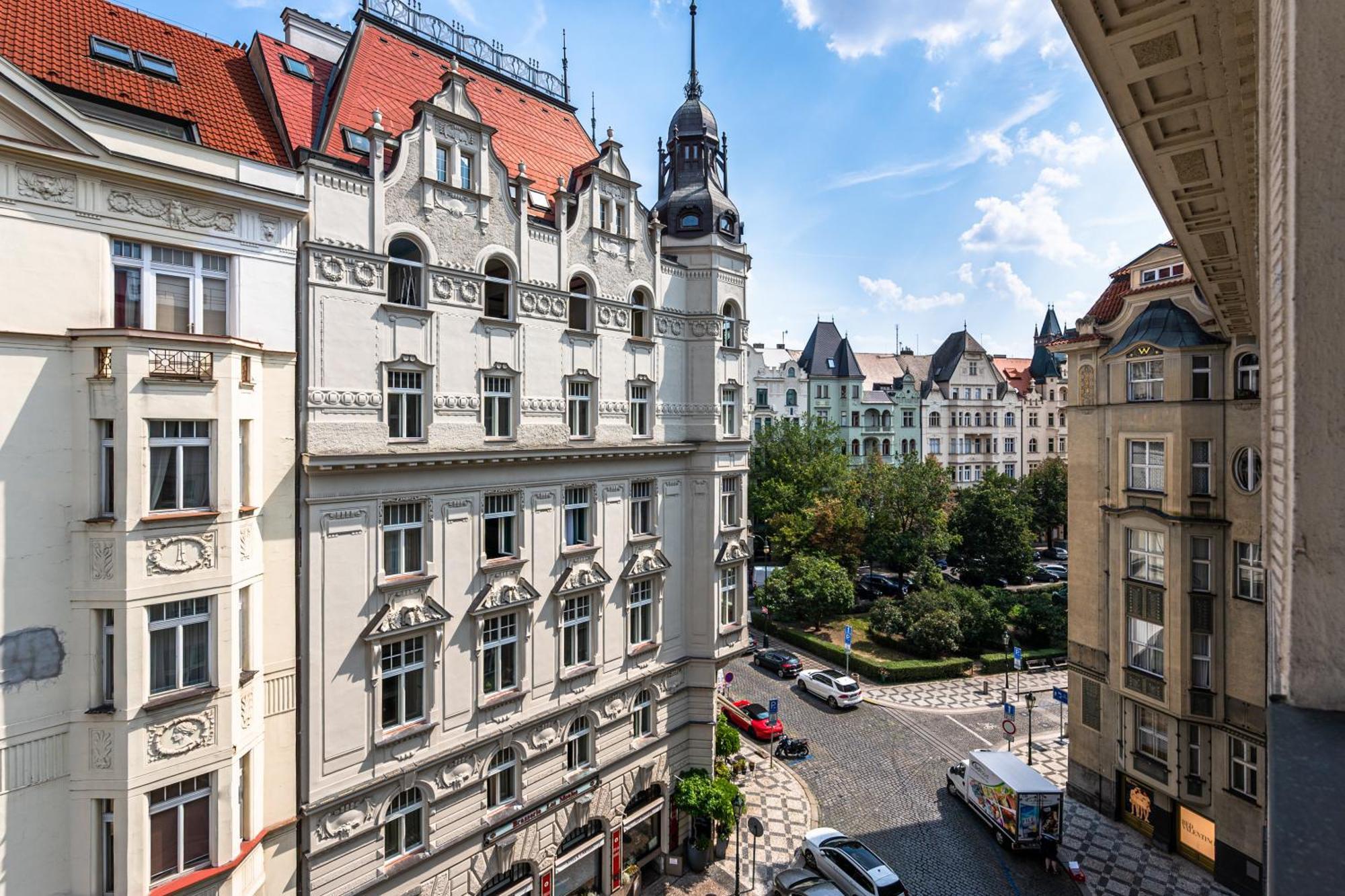 Wishlist Residences - Old Town Square *