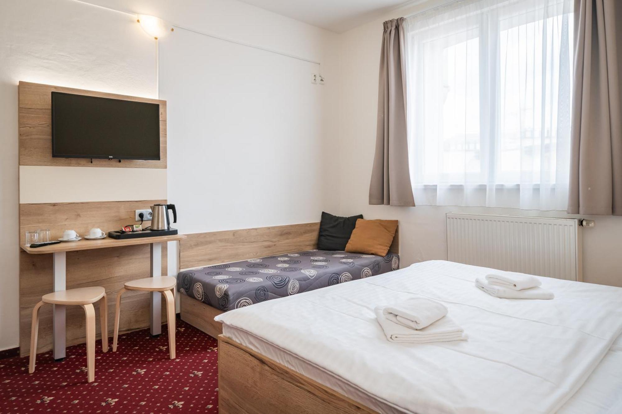 Centre Hotel 3*