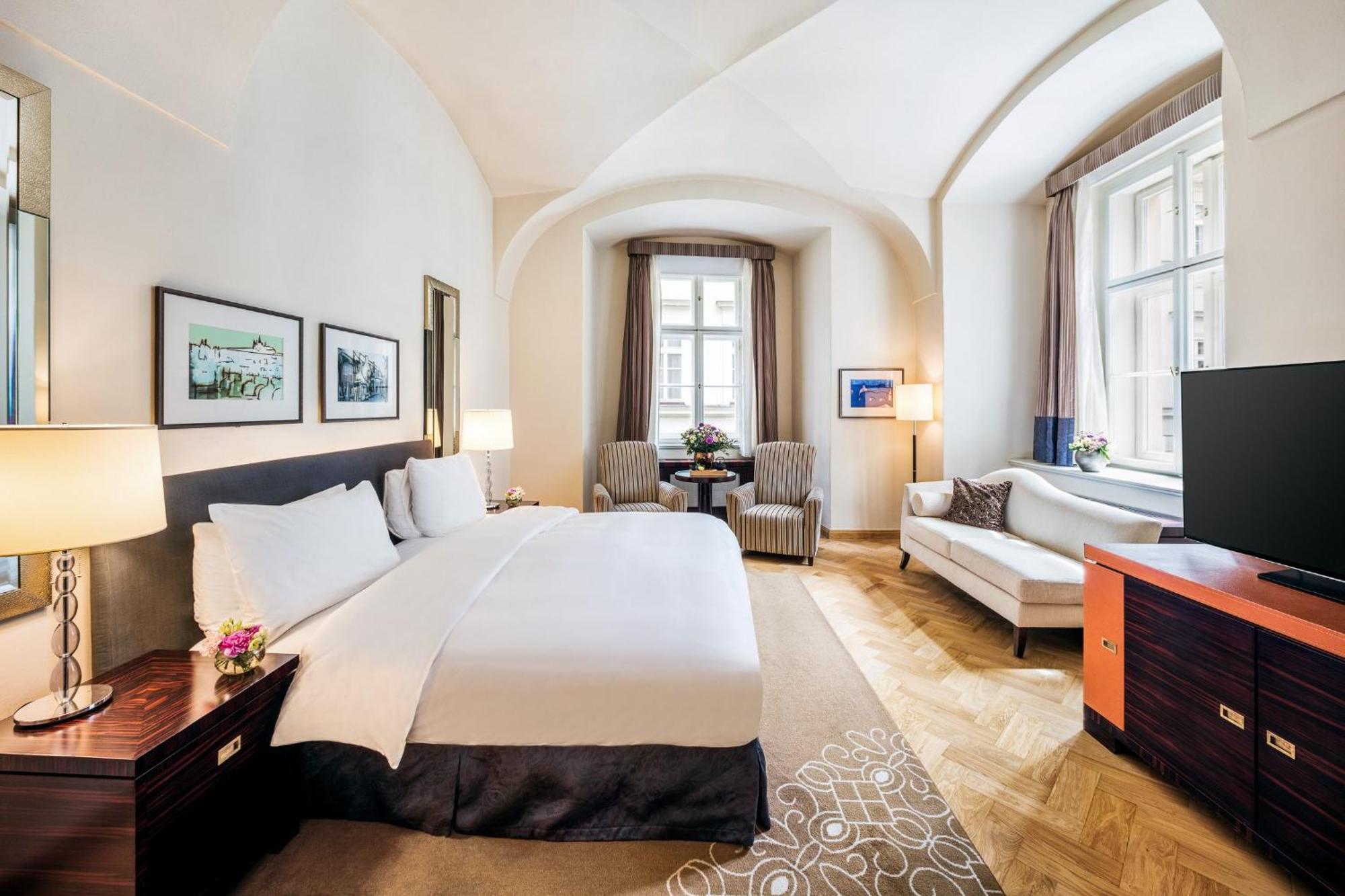 Mandarin Oriental, Hotell