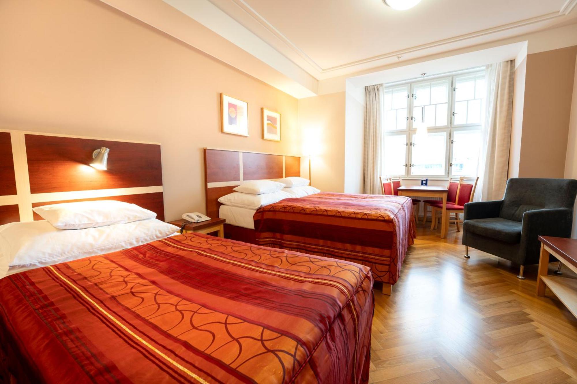 Ea Julis Hotell