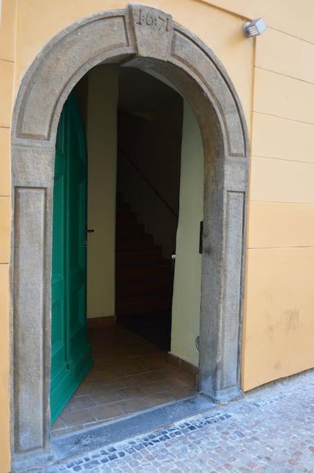 Old Town Herberghaus, 250m To Charles Bridge Prag