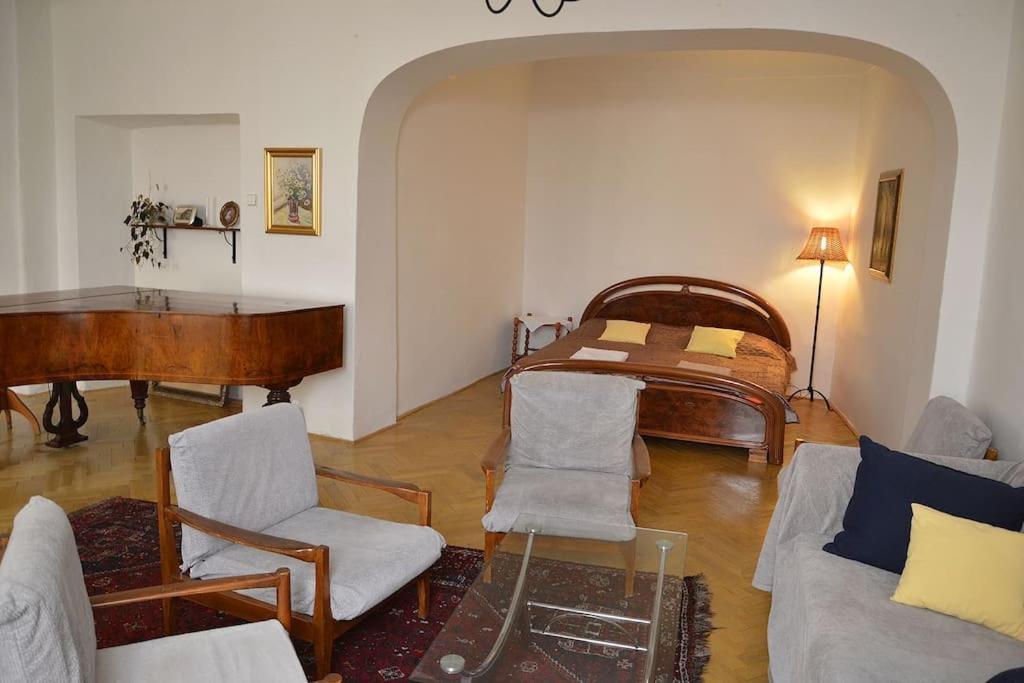 Old Town Herberghaus, 250m To Charles Bridge Apartment