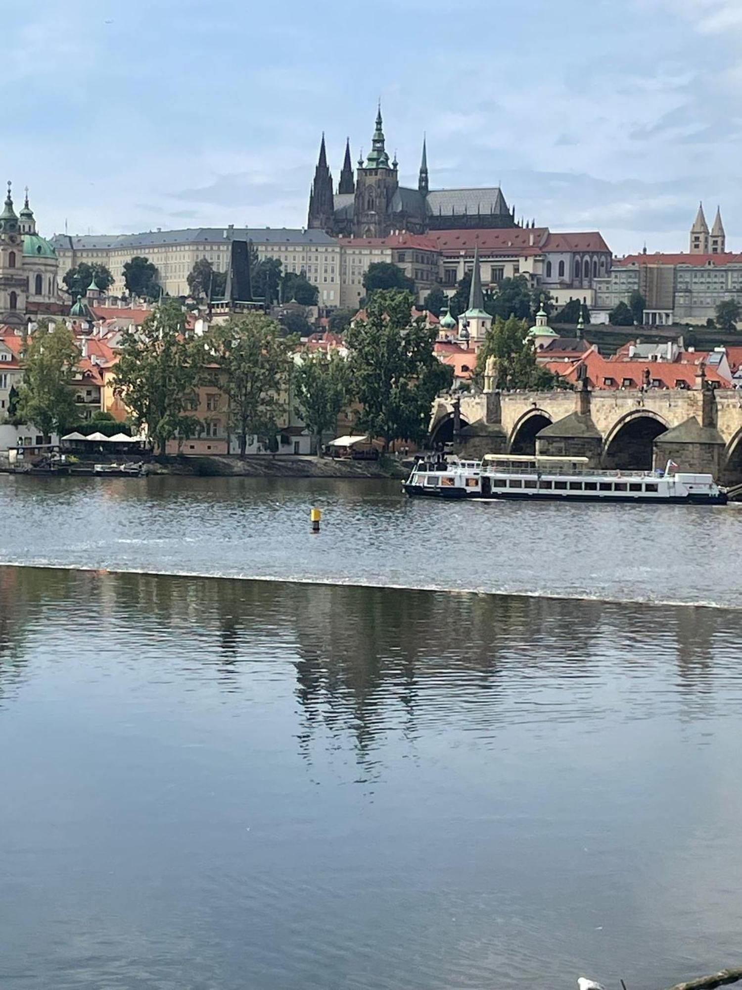 Old Town Herberghaus, 250m To Charles Bridge *