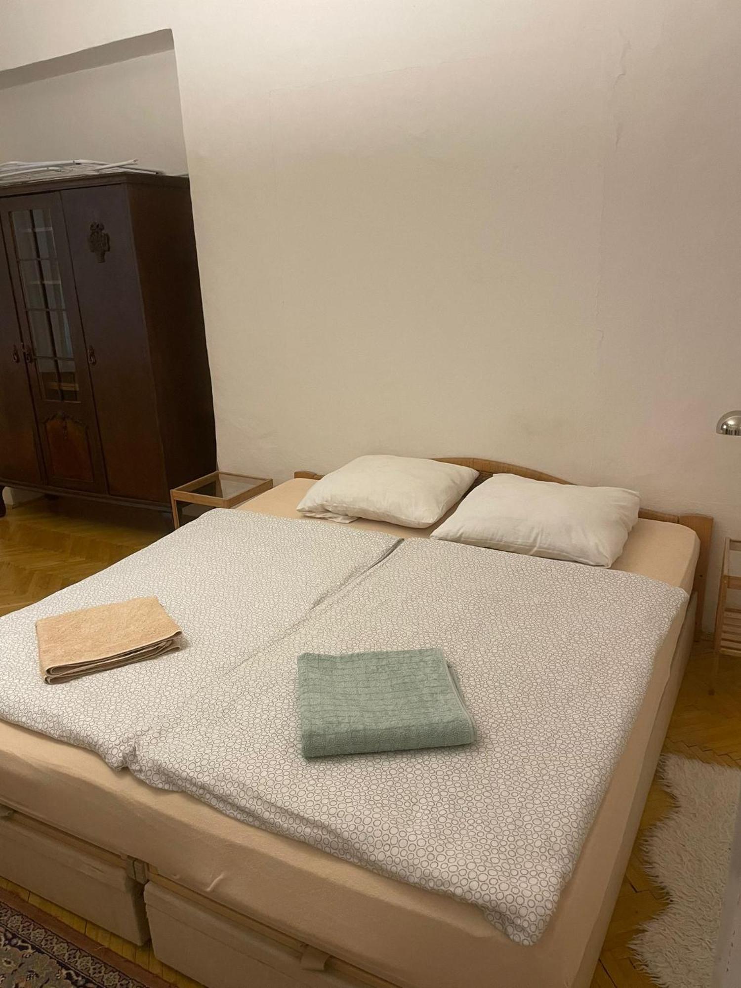 Old Town Herberghaus, 250m To Charles Bridge Apartment