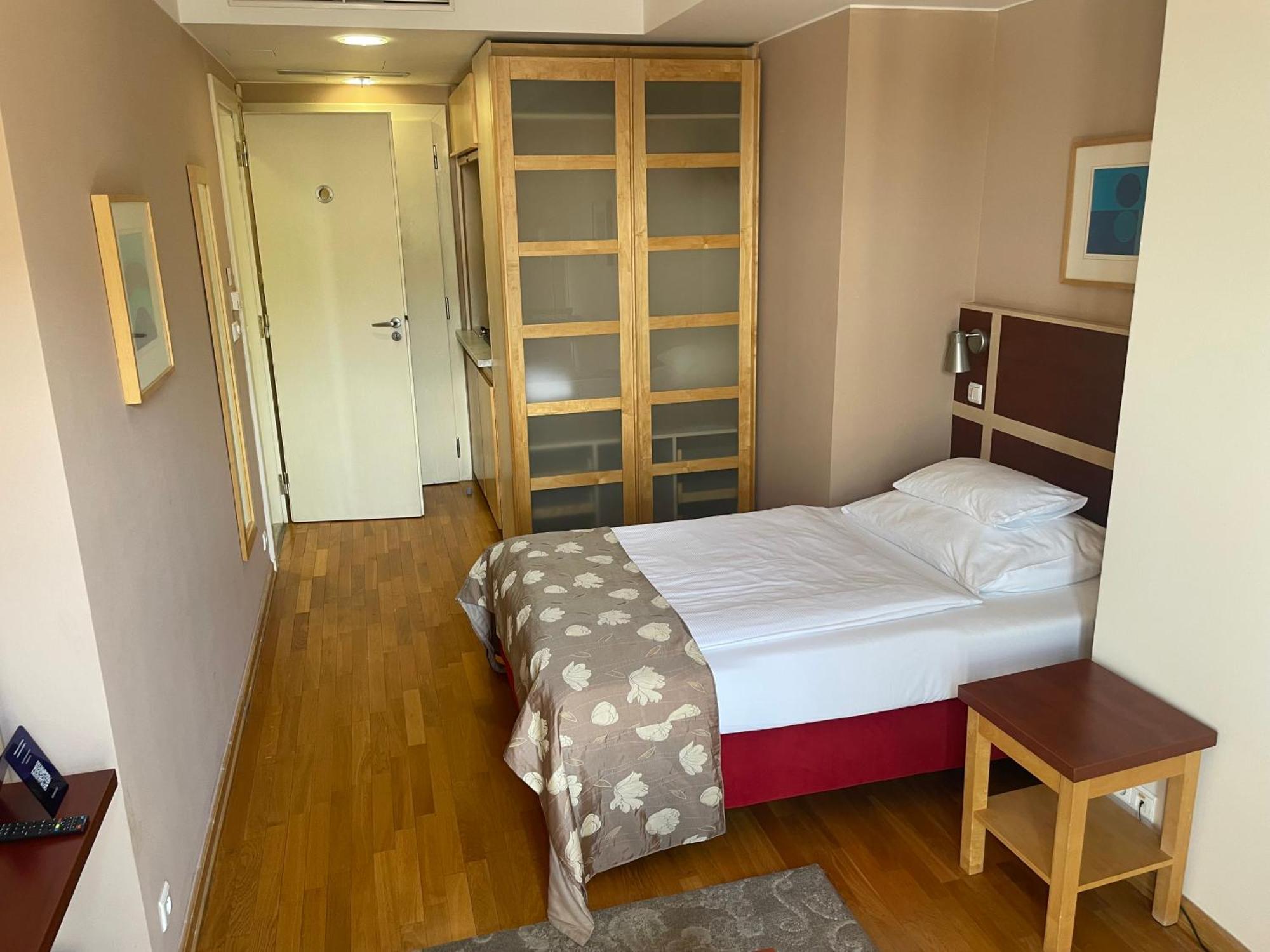 Ea Julis 4* Prag