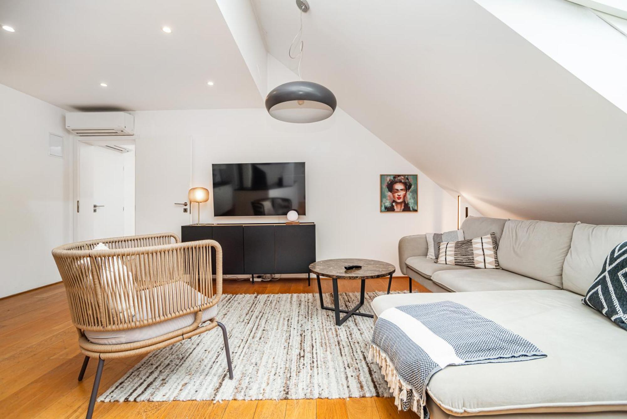 Lejlighed Luxurious 3bed Very Spacious In The Area