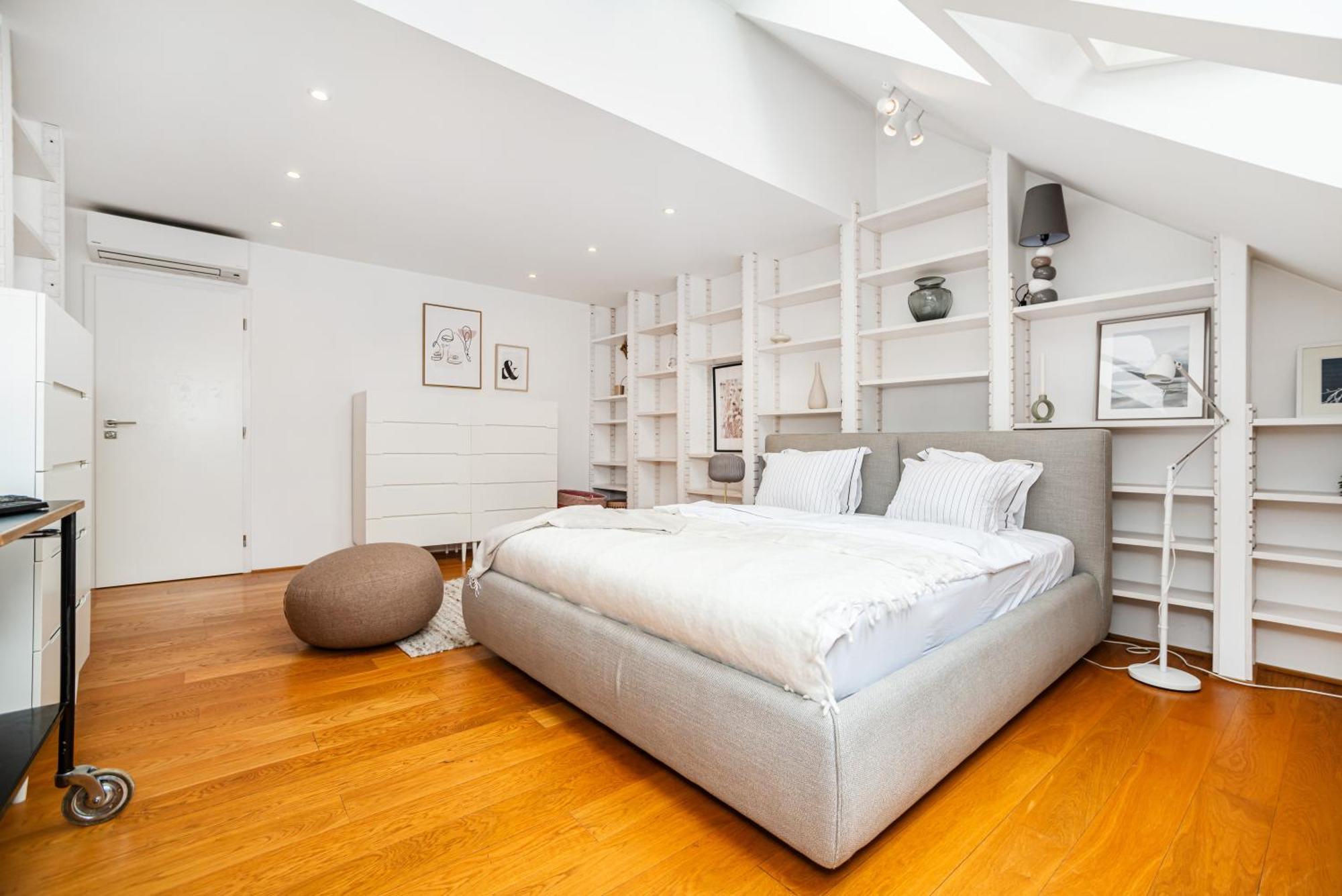 Lejlighed Luxurious 3bed Very Spacious In The Area