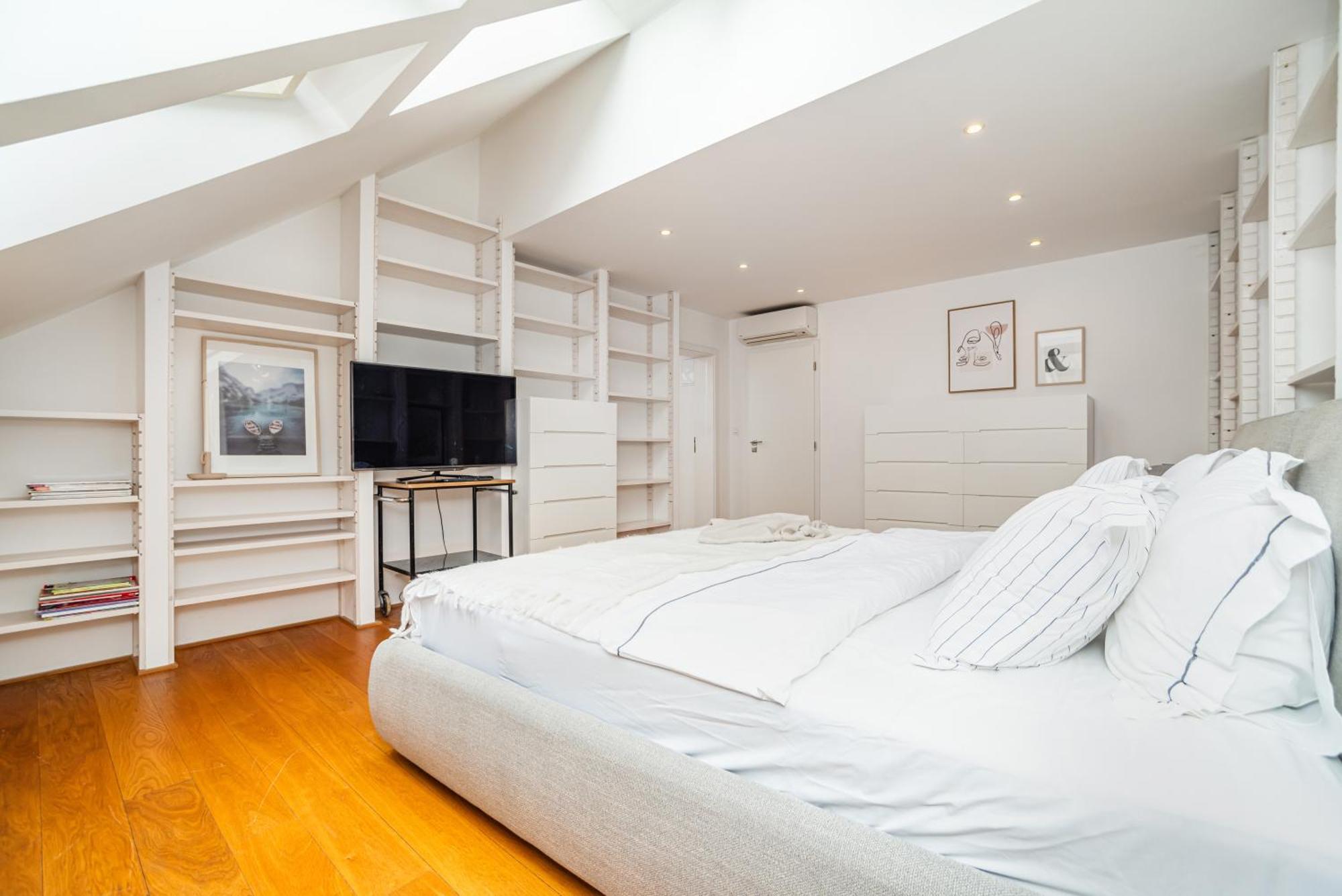 Luxurious 3bed Very Spacious In The Area Lejlighed *