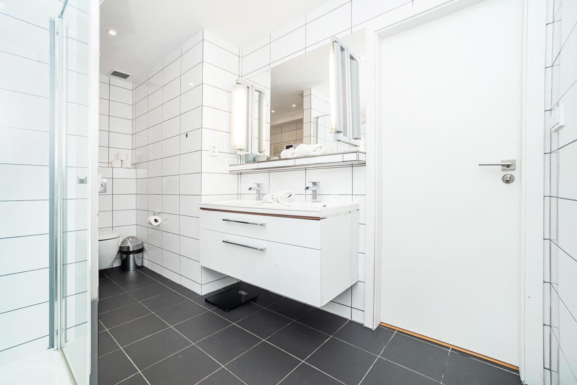 Luxurious 3bed Very Spacious In The Area Lejlighed