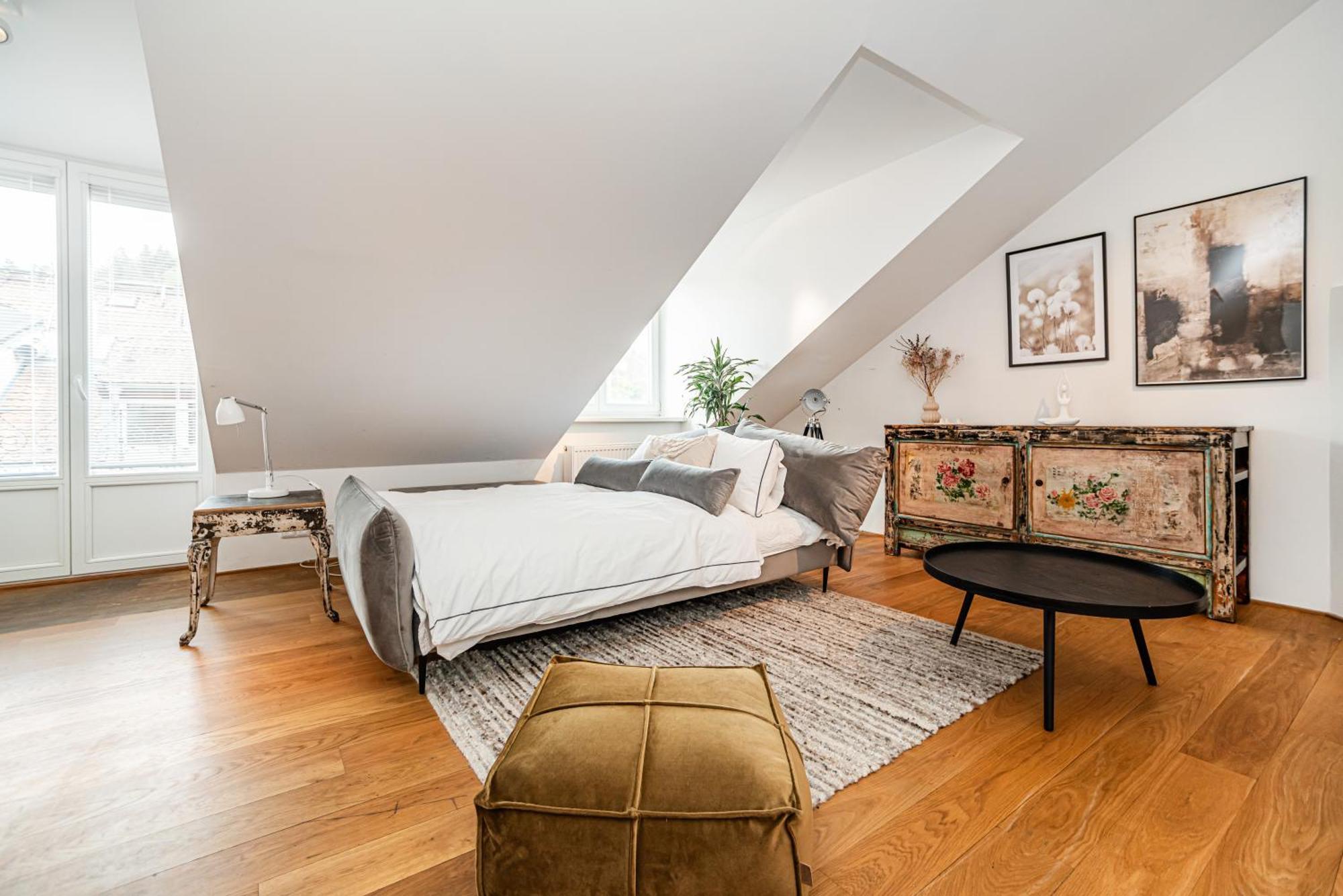 Luxurious 3bed Very Spacious In The Area Lejlighed Prag
