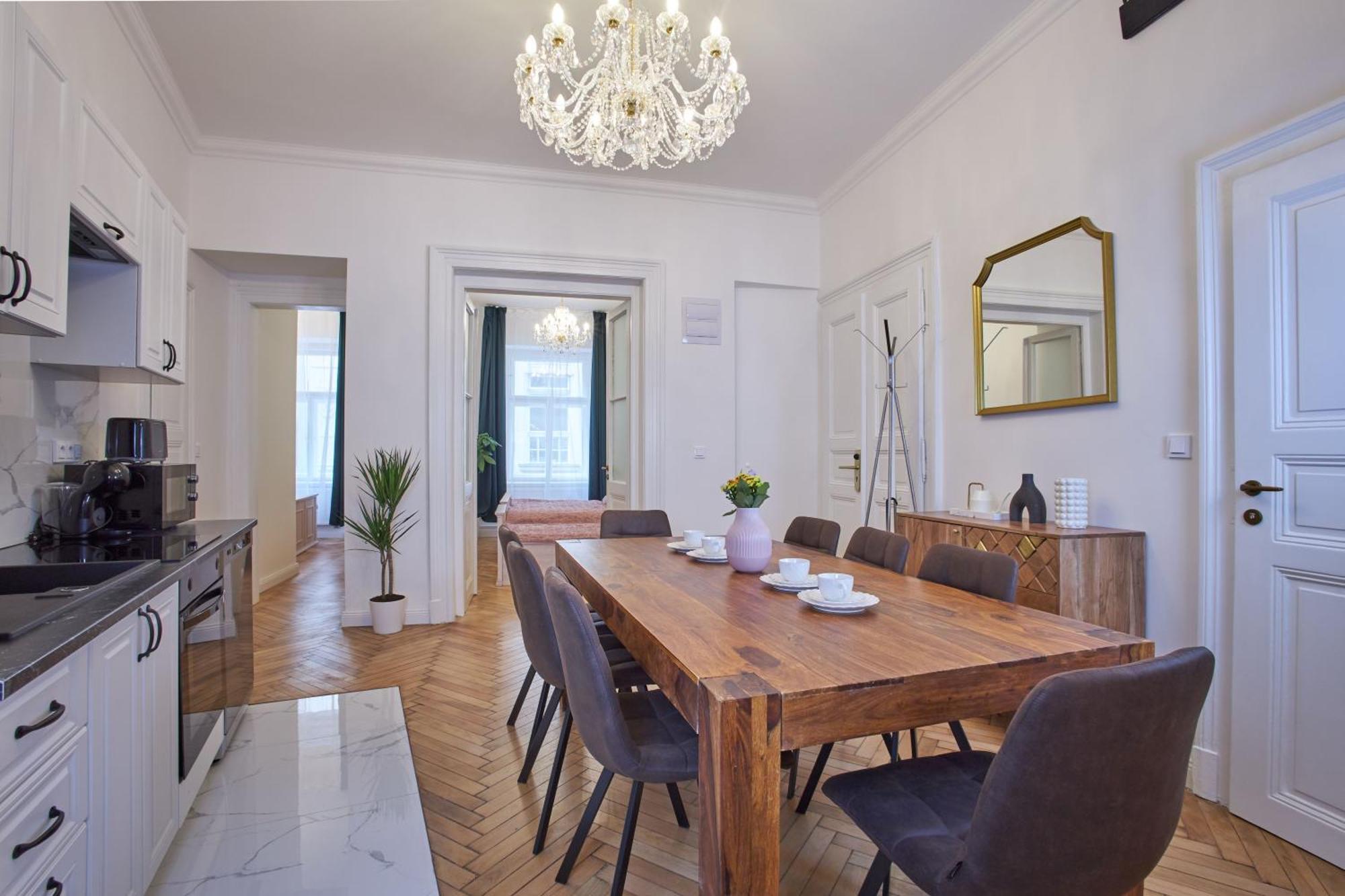 National Theatre Elegance Aparthotel