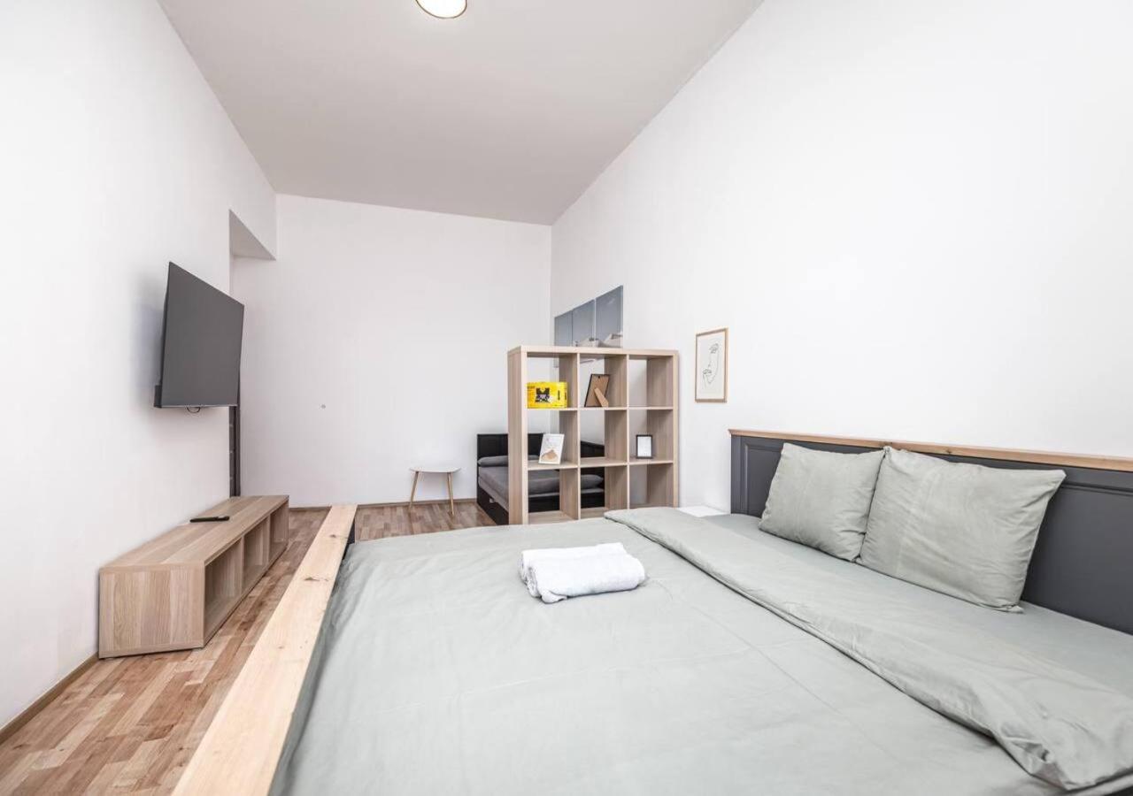 Elegance Apartment *