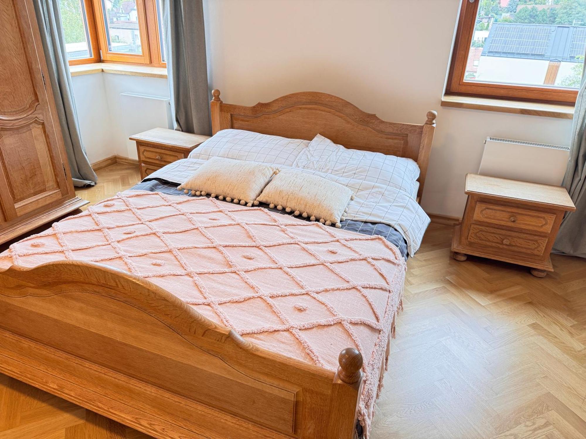 Familyvilla, New 4 Luxury Big Apartments, Parking