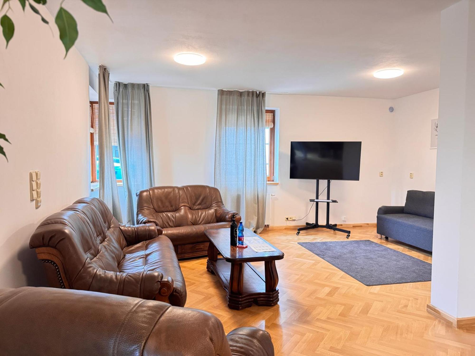 Familyvilla, New 4 Luxury Big Apartments, Parking Apartment *