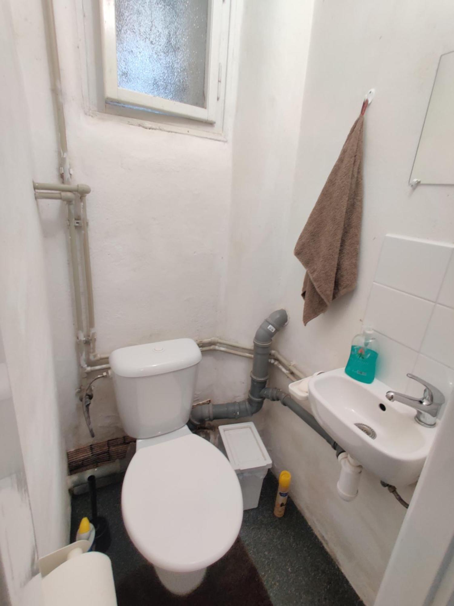 In House With Private Parking And Garden Guest house