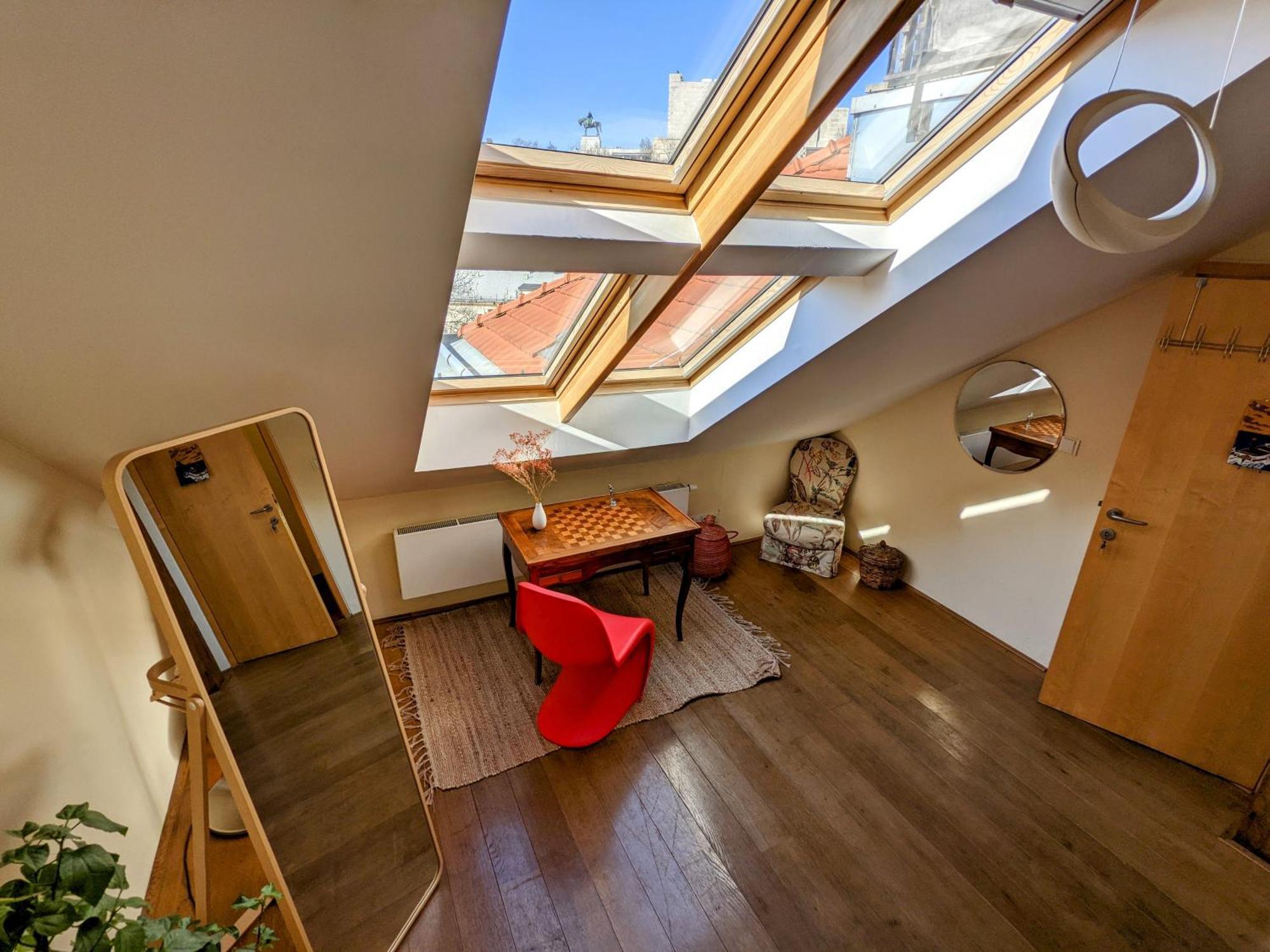 Guestrooms, Rooftop With Garden, Spacious Living Room, Character And Fireplace *
