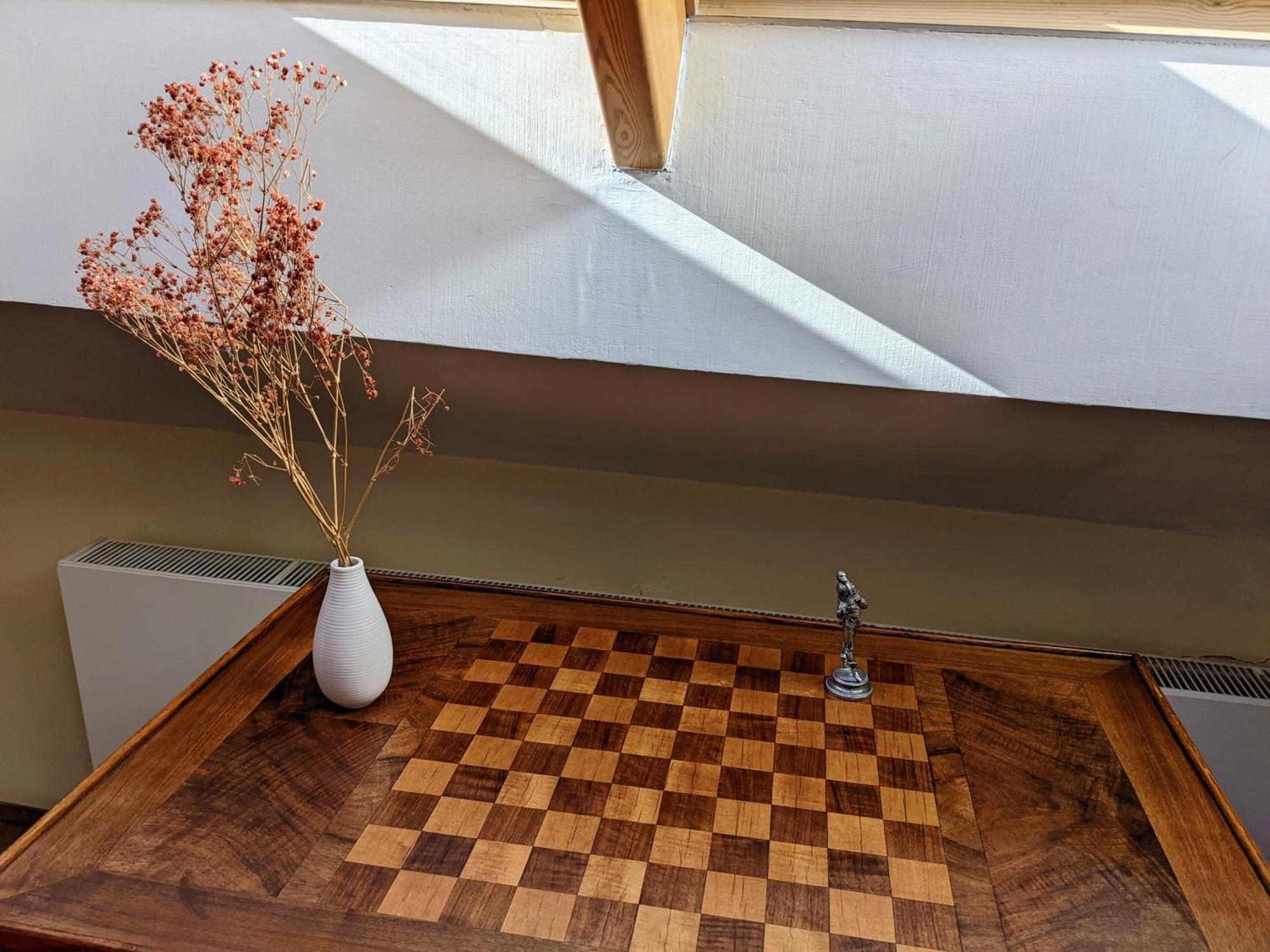 Gæstehus Guestrooms, Rooftop With Garden, Spacious Living Room, Character And Fireplace Prag