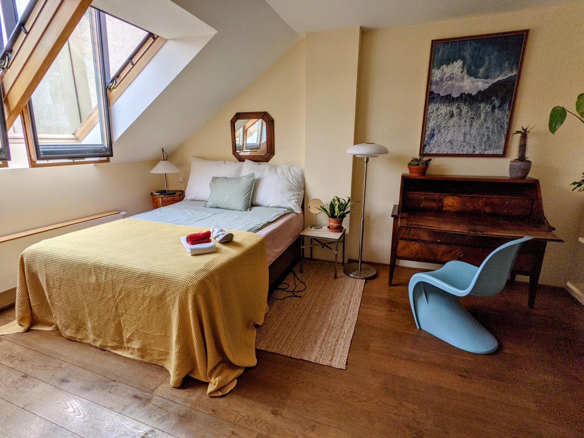 Gæstehus Guestrooms, Rooftop With Garden, Spacious Living Room, Character And Fireplace