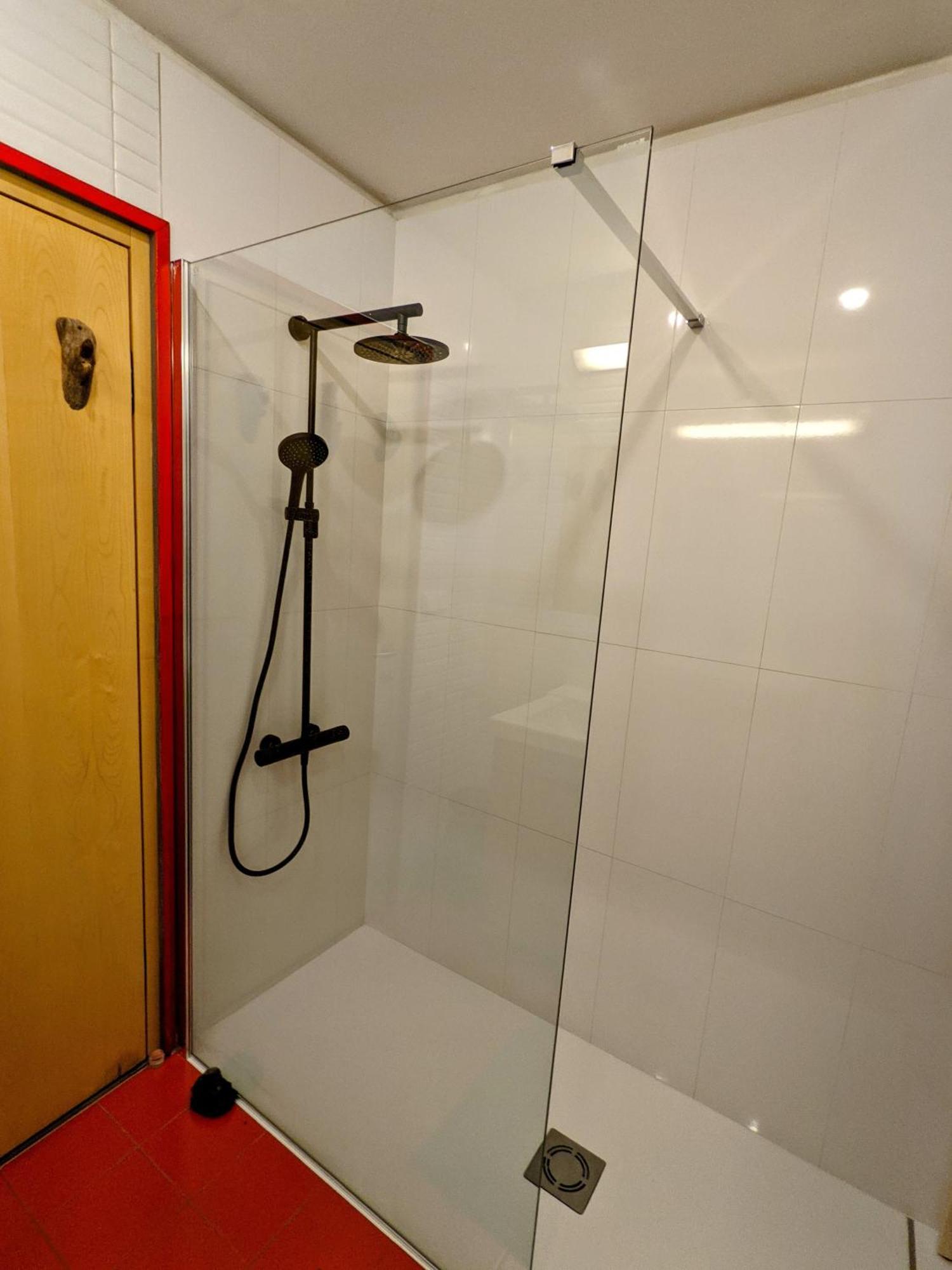 Guestrooms, Rooftop With Garden, Spacious Living Room, Character And Fireplace *