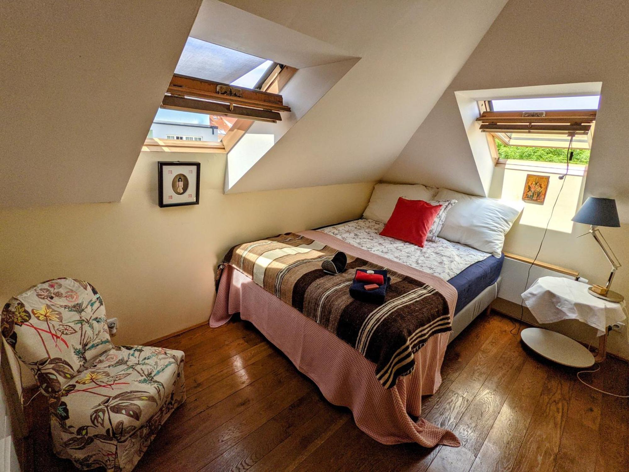 Guestrooms, Rooftop With Garden, Spacious Living Room, Character And Fireplace Gæstehus *