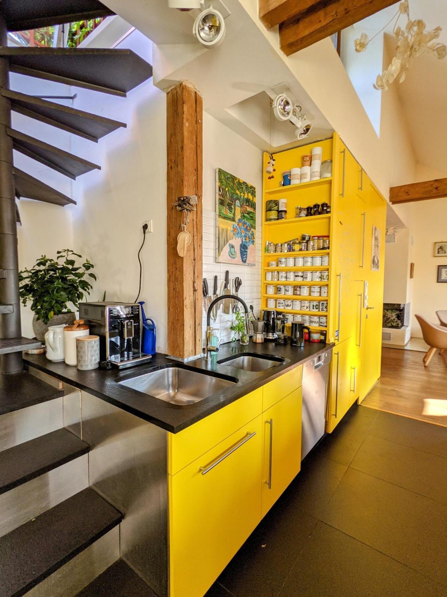 Guestrooms, Rooftop With Garden, Spacious Living Room, Character And Fireplace Gæstehus Prag