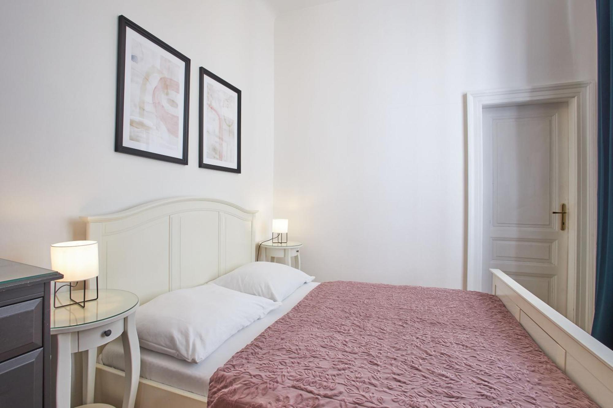 Charles Bridge Premium Residence 4* Prag