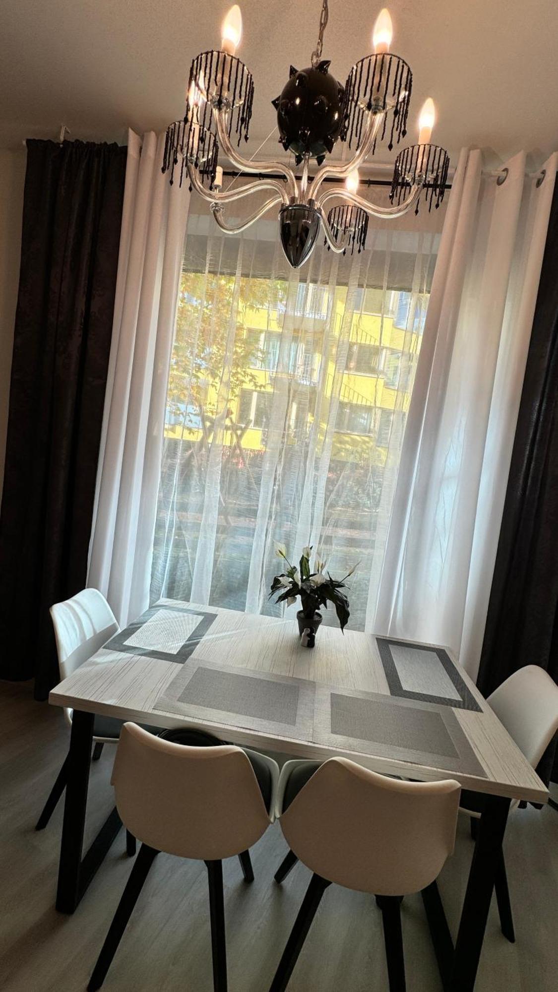 Jeseniova Apartment *
