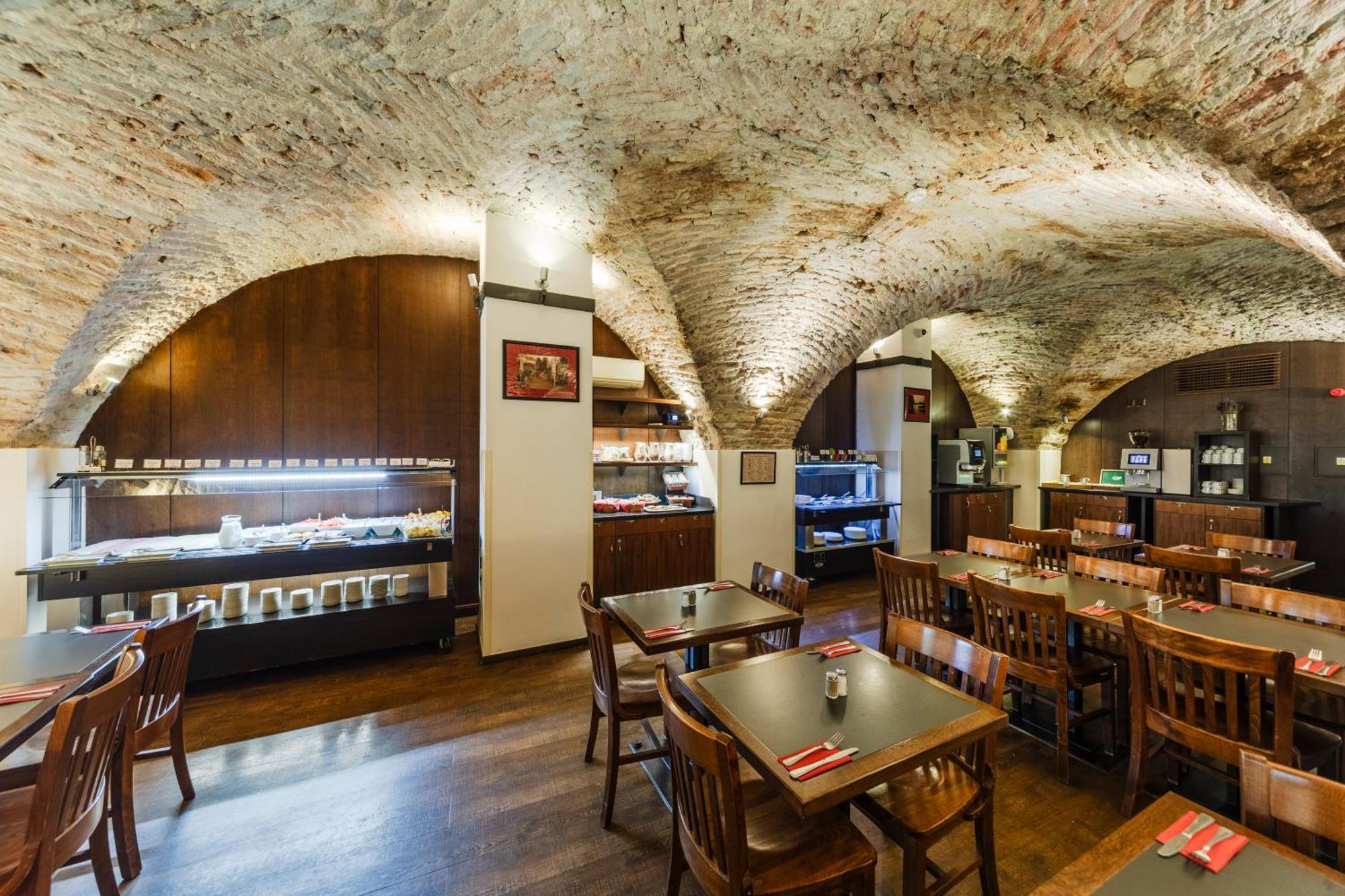 Hotel Archibald At The Charles Bridge