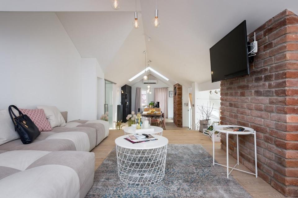 Wishlist Residences - Old Town Square *