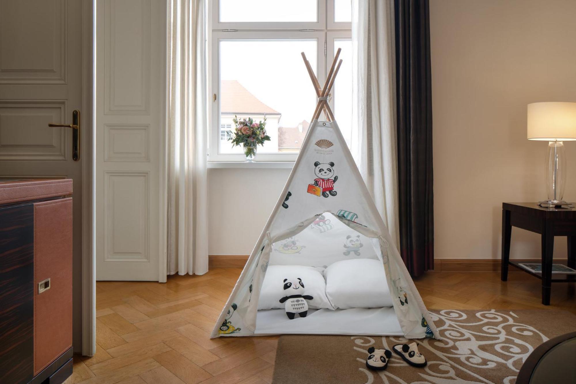 Mandarin Oriental, Hotell