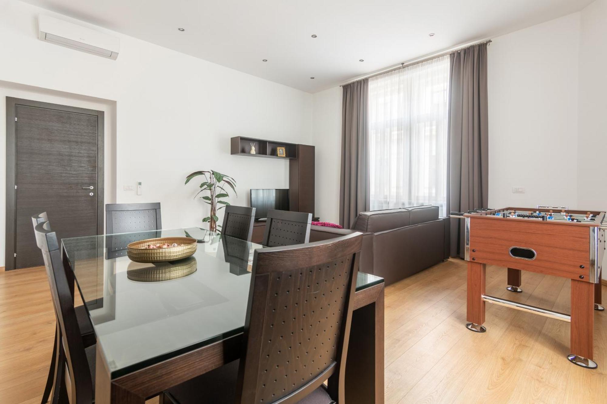 Apartment Riverside Palace