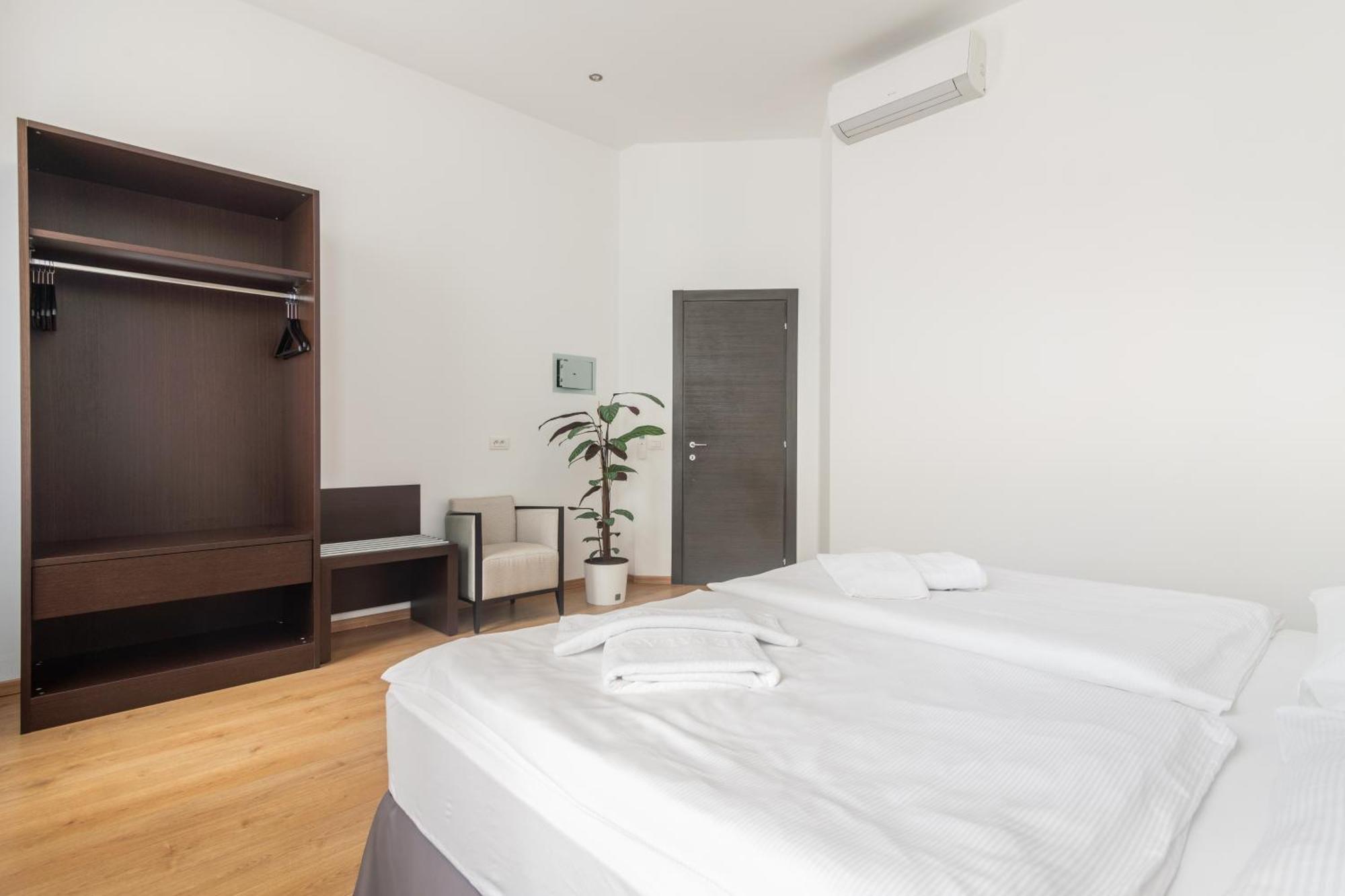 Apartment Riverside Palace *