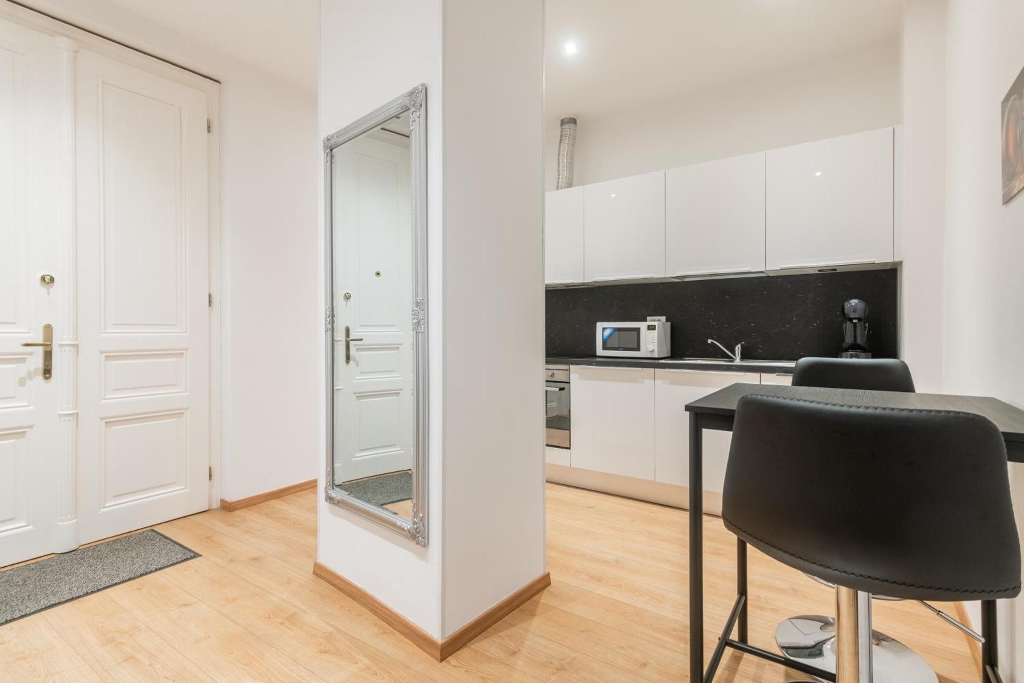 Riverside Palace Apartment