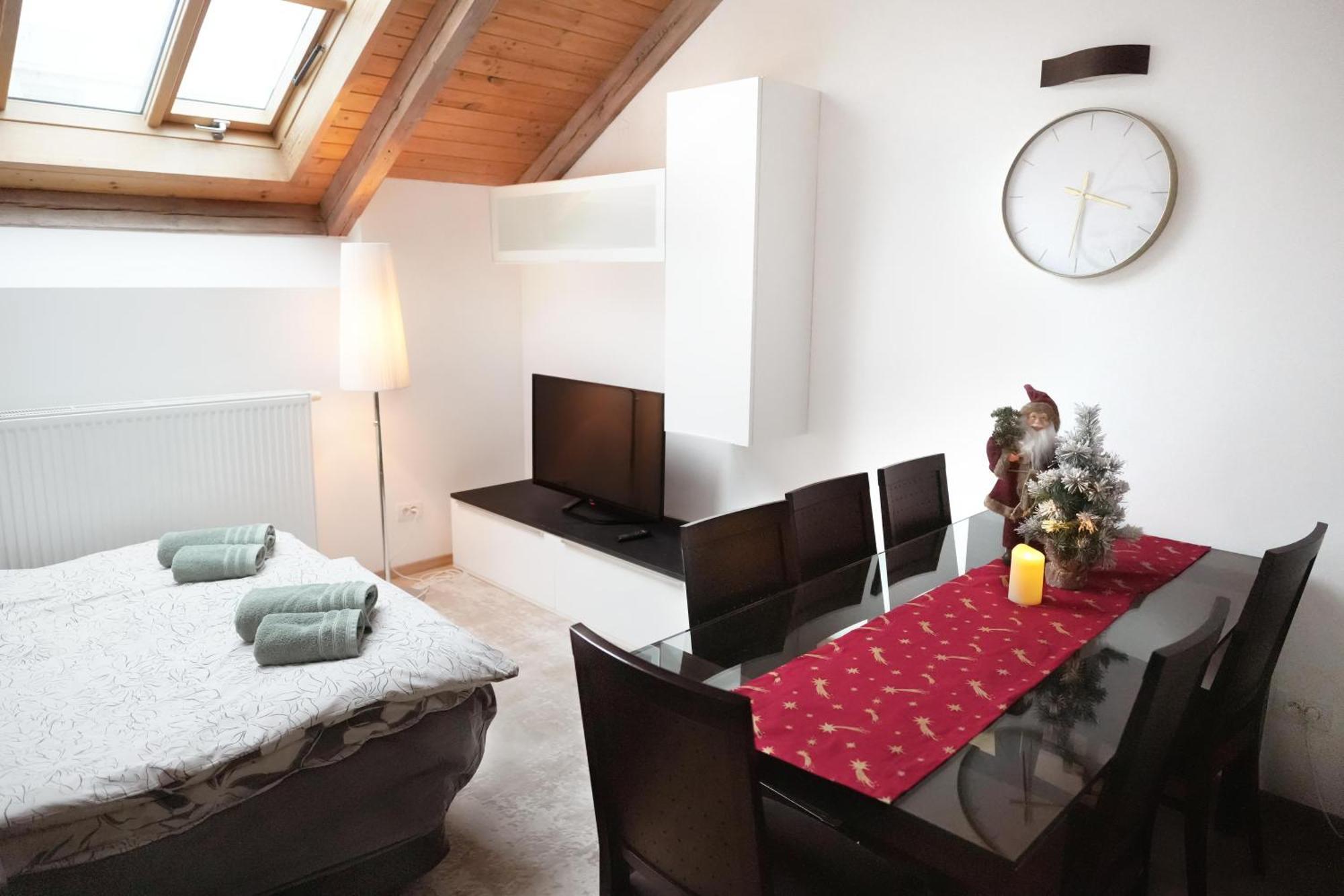 Riverside Palace Apartment