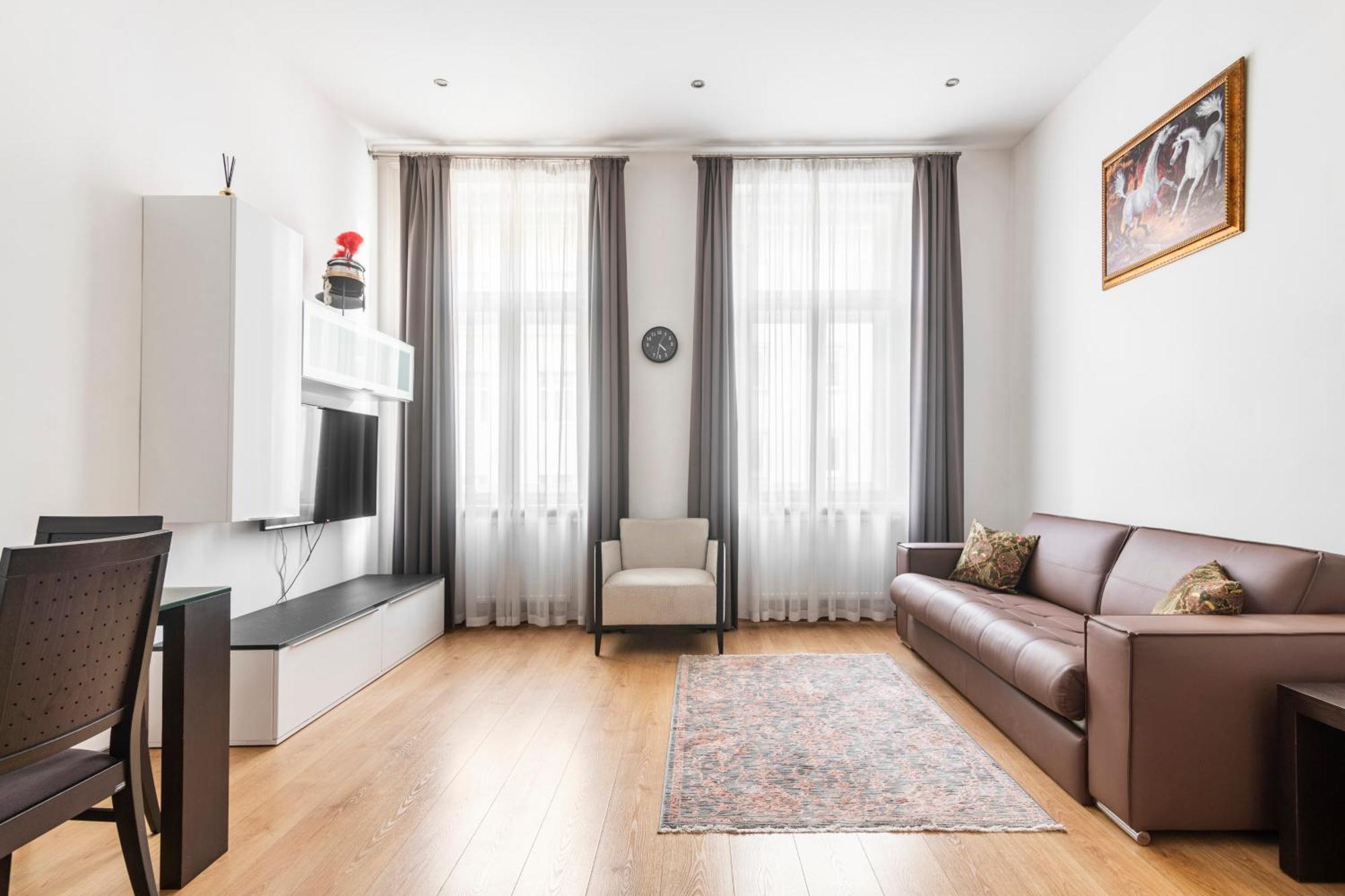 Riverside Palace Apartment