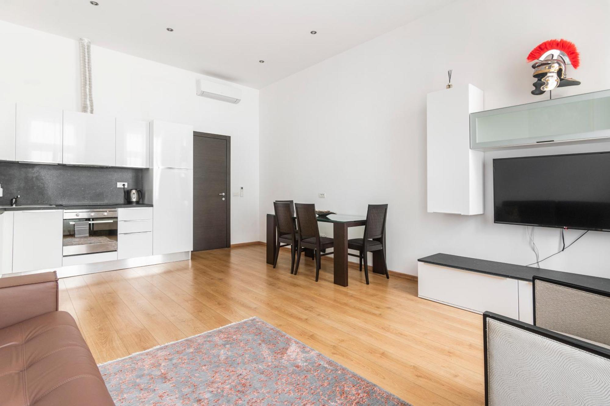 Riverside Palace Apartment