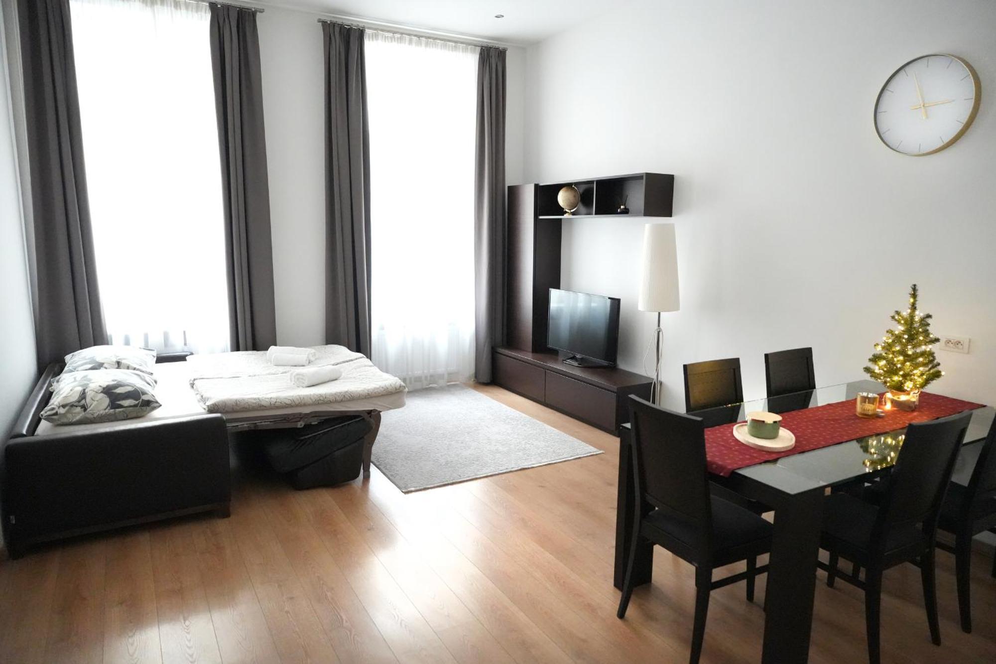 Riverside Palace Apartment *