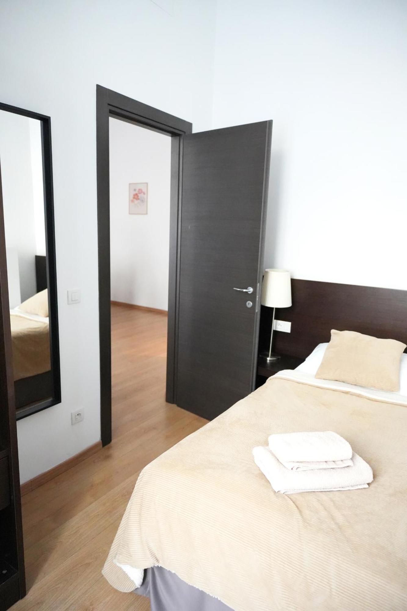 Riverside Palace Apartment *