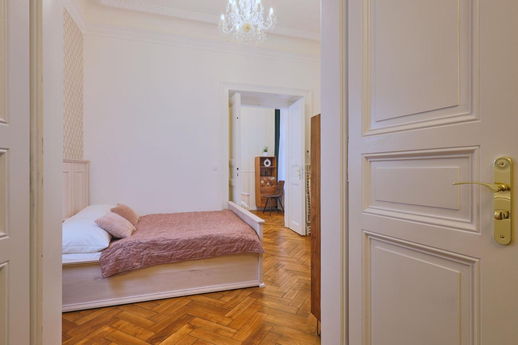 National Theatre Elegance Aparthotel Praha