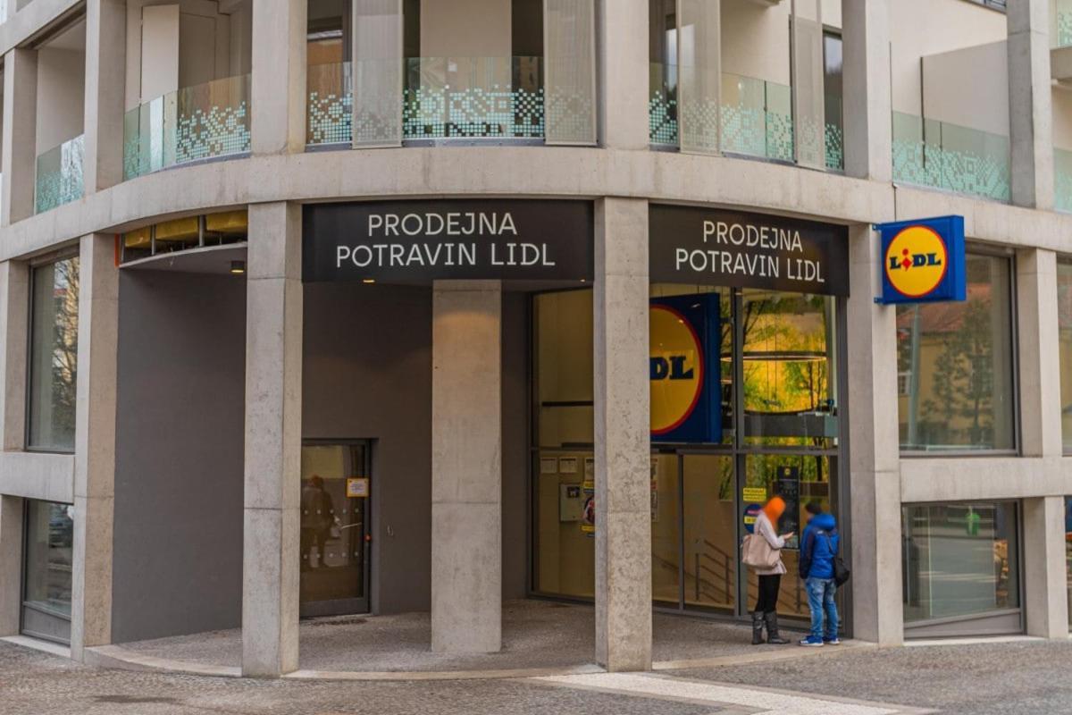 Apartmán 12 Min Centrum, 200mb Wifi, Onsite Supermarket Praha