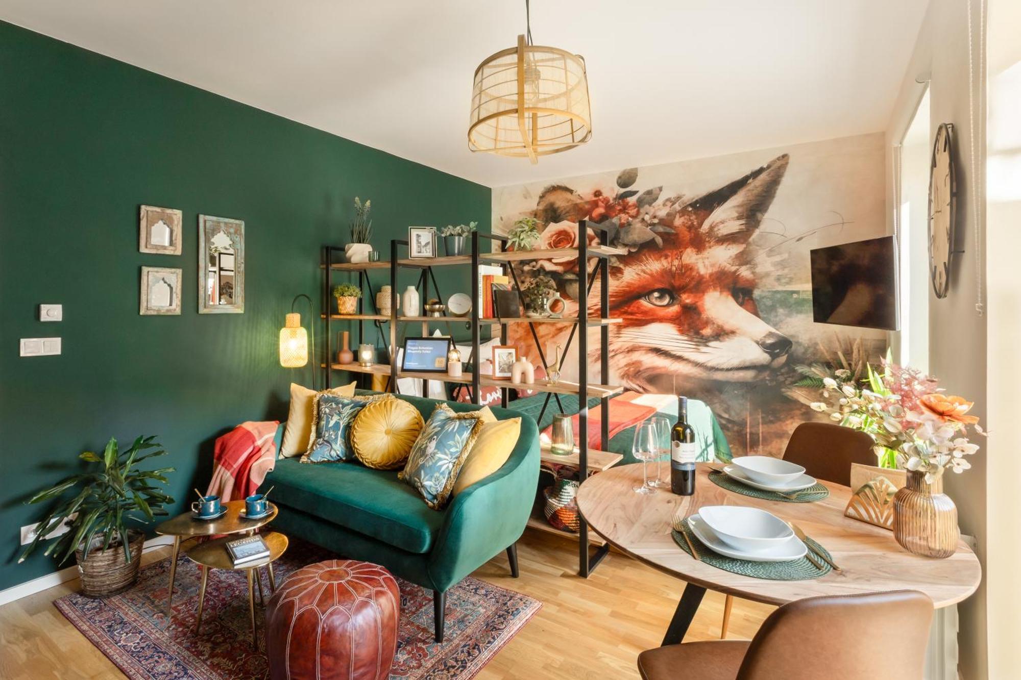 Bohemian Rhapsody Apartment *